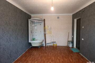 Комната, (всего 3 ком.), 60 м², 3/5 эт.